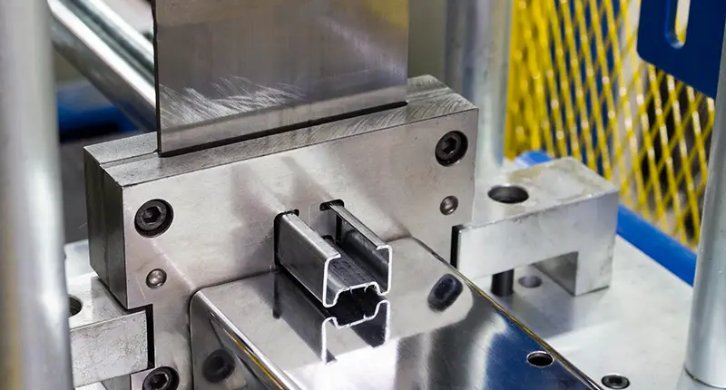 Waterjet cutting for heat-sensitive materials in Dubai factories