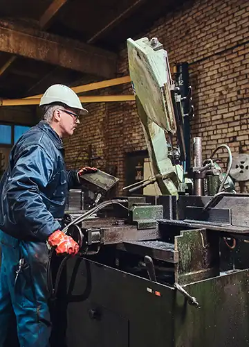 Metal fabrication shop with welding and assembly of steel structures UAE